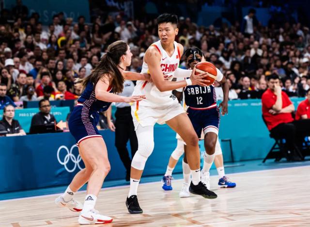 开云体育app-中国女篮为何状态低迷？听听女篮姑娘们怎么说